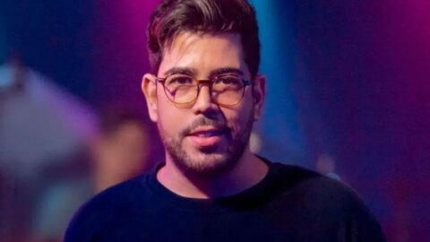 Morre aos 36 anos Raphael Acioli, jornalista e produtor da banda Magníficos