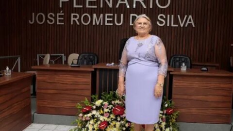 Anete Loureiro toma posse como prefeita de Emas