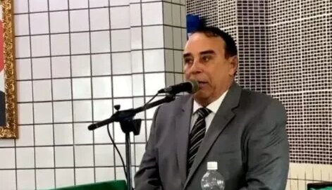 Arimateia Camboim toma posse com Prefeito de Santa Terezinha