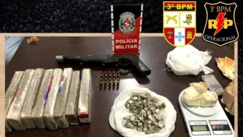 Polícia Militar conduz acusados e apreende aproximadamente 6 quilos de drogas, em Patos