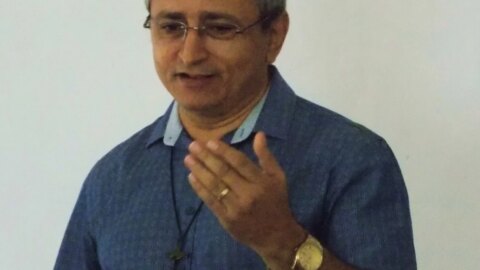 Padre Elias Ramalho é diagnosticado com Covid-19