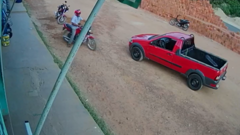 VÍDEO: Moto andando sozinha pelas ruas de Matureia chama atenção de moradores