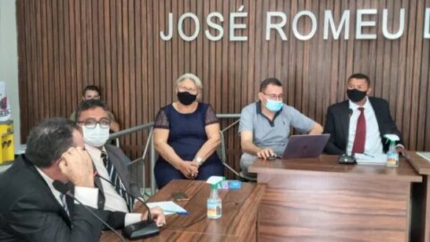 Prefeita Anete Loureiro participa da abertura dos trabalhos legislativos, em Emas
