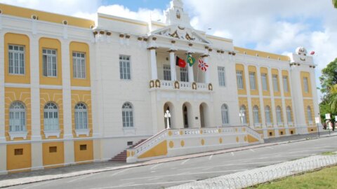 Homem preso no lugar de réu de mesmo nome será indenizado em R$ 40 mil