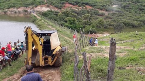 Açude corre risco de se romper após chuva de aproximadamente 200mm, no Vale do Piancó