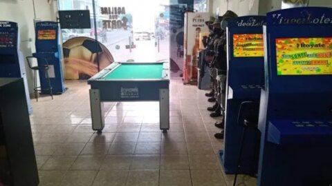 Polícia militar apreende máquinas caça-níqueis em Piancó