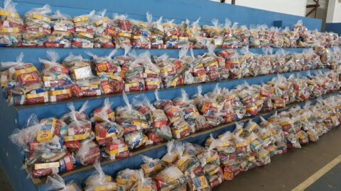 Prefeitura de Catingueira distribui mais de 900 kits de merenda escolar para alunos da rede municipal