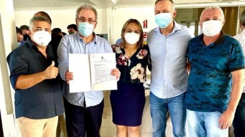 Ministro Marcelo Queiroga recebe comitiva de Piancó, durante visita a cidade de Patos