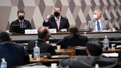 Senadores convocarão 10 governadores para CPI da Covid-19; saiba quais