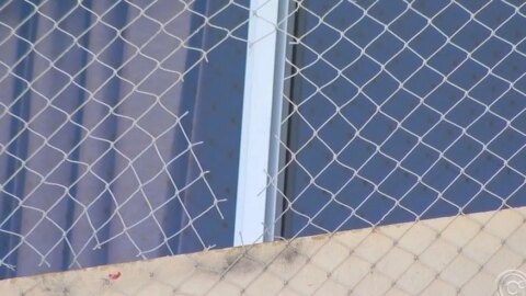Tesoura escolar e tela de proteção são enviadas a perícia para investigar morte de criança que caiu do 22º andar de prédio na Paraíba