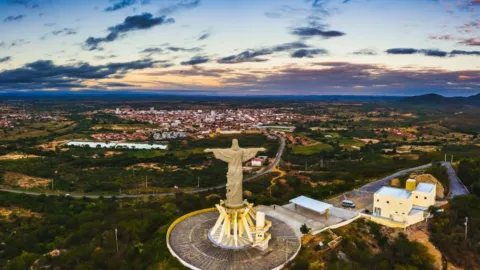 Prefeito de Itaporanga anuncia novo concurso público para o município