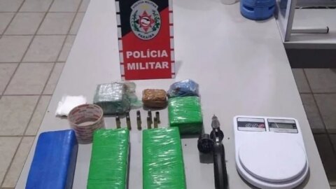 Suspeito de tráfico de drogas morre e casal é preso em ação da polícia no Sertão da Paraíba