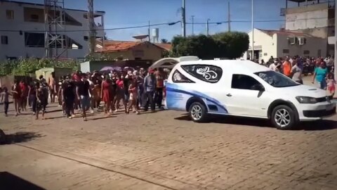 Corpo de jovem assassinada em São José de Caiana é enterrado sob forte comoção