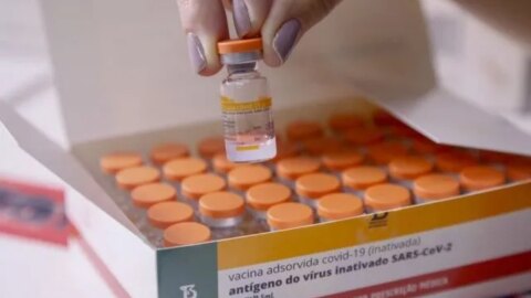 Paraíba deve receber mais de 140 mil doses de vacinas contra a covid-19 nos próximos dias
