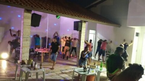 Homem promove festa em motel com mais de 30 pessoas e é preso, no Sertão da PB