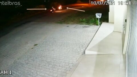 Câmeras registram colisão violentas entre motocicletas, no Vale do Piancó