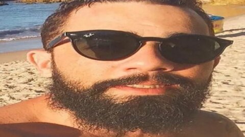 Jovem é encontrado morto dentro de apartamento, na Paraíba; namorado é detido