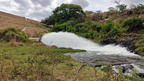Aesa confirma abertura da comporta do açude “Cachoeira dos Cegos” em Catingueira