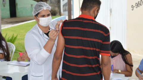 Vacinação avança e Catingueira imuniza pessoas com 29 e 28 anos nesta quarta-feira (11)