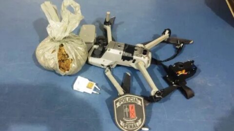Drone com drogas é apreendido sobrevoando Penitenciária em Patos