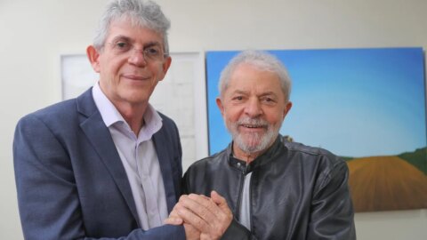 Ricardo Coutinho oficializa saída do PSB e se filia ao PT