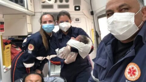Mãe da à luz em casa e logo depois é atendida pelo SAMU em Patos