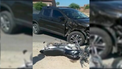 Colisão entre moto e carro deixa casal gravemente ferido, no Vale do Piancó