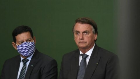 TSE forma maioria contra pedido de cassação da chapa Bolsonaro-Mourão