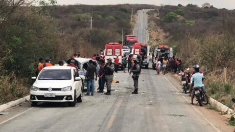Grave acidente envolvendo caminhonete do DER-PB deixa duas pessoas mortas, no Sertão