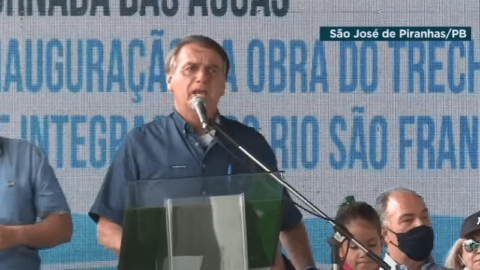 Bolsonaro ataca Lula e Renan e durante inauguração de trecho da Transposição no Sertão da PB