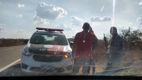 Homem é sequestrado e tem carro roubado por bandidos armados, no Sertão da Paraíba