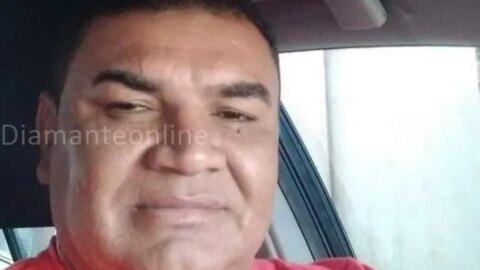 Homem morre após colidir carro contra parede de borracharia, em Coremas