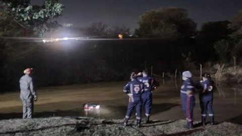 Carro é encontrado dentro de açude no Sertão