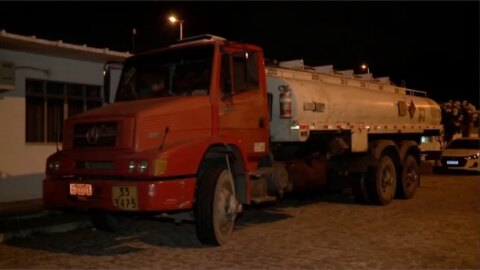 Homem suspeito de comprar e revender combustível furtado é preso com 450 litros do produto, na Paraíba