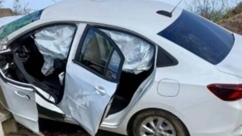 Motorista perde controle de carro e tomba em rodovia de Itaporanga