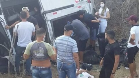 VÍDEO: Quatro integrantes da banda de Gusttavo Lima e são socorridos para o Trauma de Campina Grande após acidente