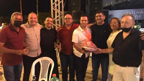 Leilão de galinha por R$ 7 mil entra para a história da festa de São Sebastião, em Catingueira