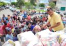 Ao lado de seu irmão, Prefeito de Catingueira distribui mais de 7 toneladas de alimentos