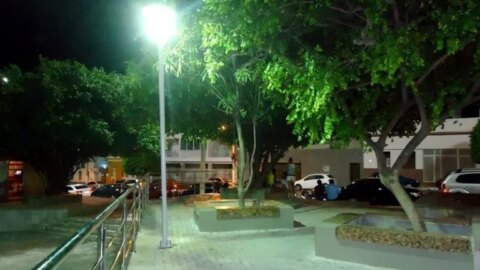 Homens armados assaltam três jovens na noite desta quinta-feira (13), no centro de Patos
