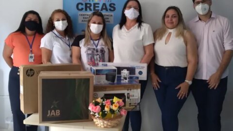 Prefeitura de Catingueira entrega notebook, computador e impressoras ao CREAS