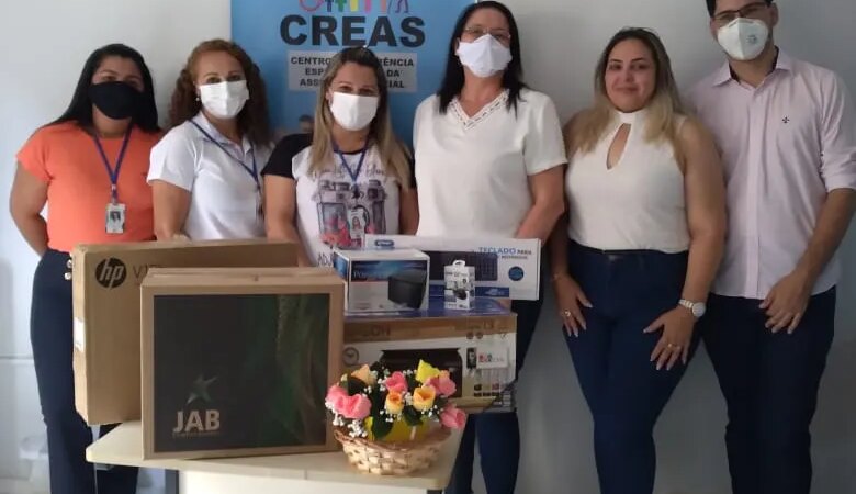 Prefeitura de Catingueira entrega notebook, computador e impressoras ao CREAS