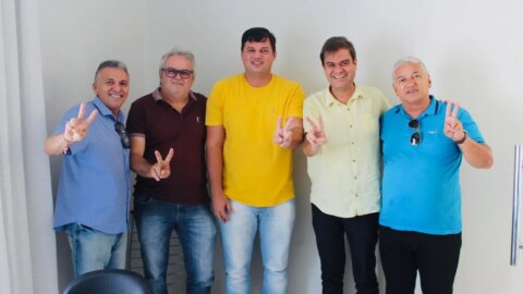 Ao lado do deputado Taciano Diniz, Mersinho recebe apoio de várias lideranças no sertão paraibano