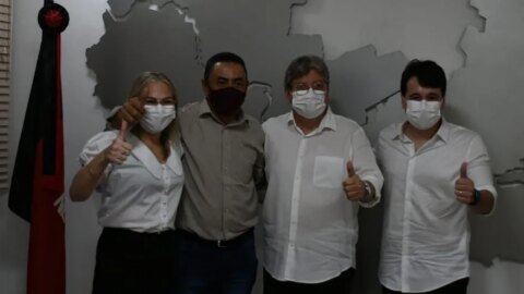 Prefeito de Piancó e nove vereadores declaram apoio à reeleição de João Azevêdo