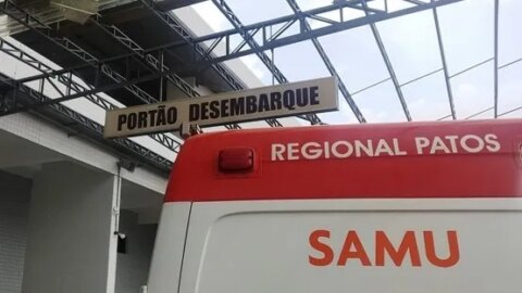 Trabalhador cai de cerca de 8m de altura quando realizava reparos em teto de rodoviária, em Patos