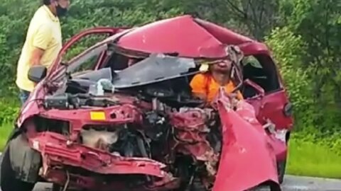 Motorista de carro envolvido em acidente que matou três pessoas foi visto bebendo em bar na cidade de Patos