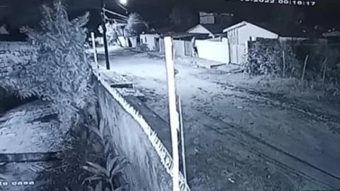 Família tem casa invadida por assaltantes e mãe e filha são estupradas pelos bandidos, na Paraíba