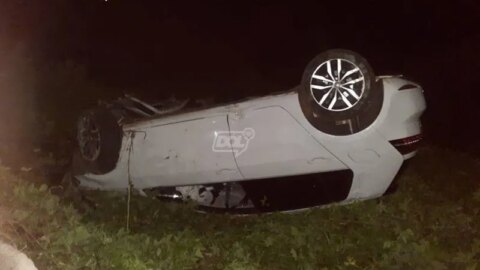 Homem fica ferido após capotar carro em rodovia de Itaporanga