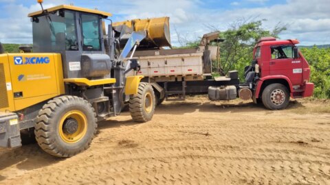Prefeitura de Catingueira inicia recuperação das estradas vicinais