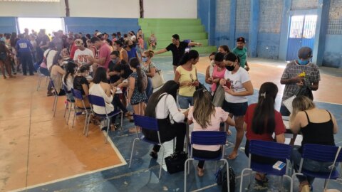 Prefeitura de Catingueira distribui 700 cestas básicas, 1,6 toneladas de peixe e mais de mil litros de leite nesta quarta-feira (13)