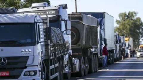 Após alta no preço do diesel, caminhoneiros planejam paralisação na Paraíba: “Chegamos ao fundo do poço”
